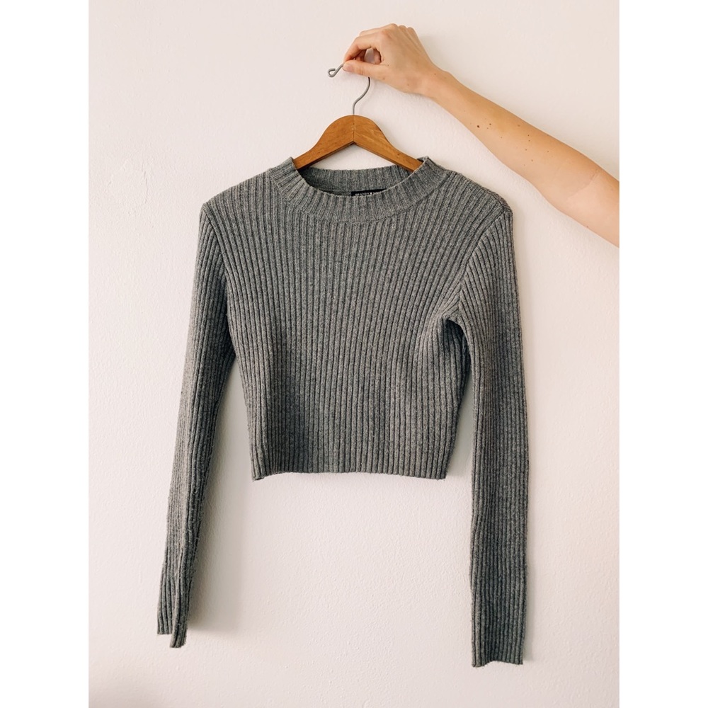 Grey knit cropped sweater